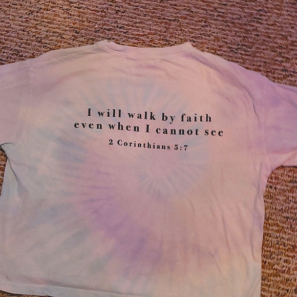 Faith tie-dye crop top with 2 Corinthians 5:7 - Picture 2 of 3